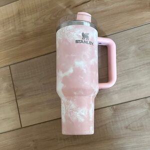 Stanley 40oz Quencher Tumbler Peach Tue Dye Limited Edition
